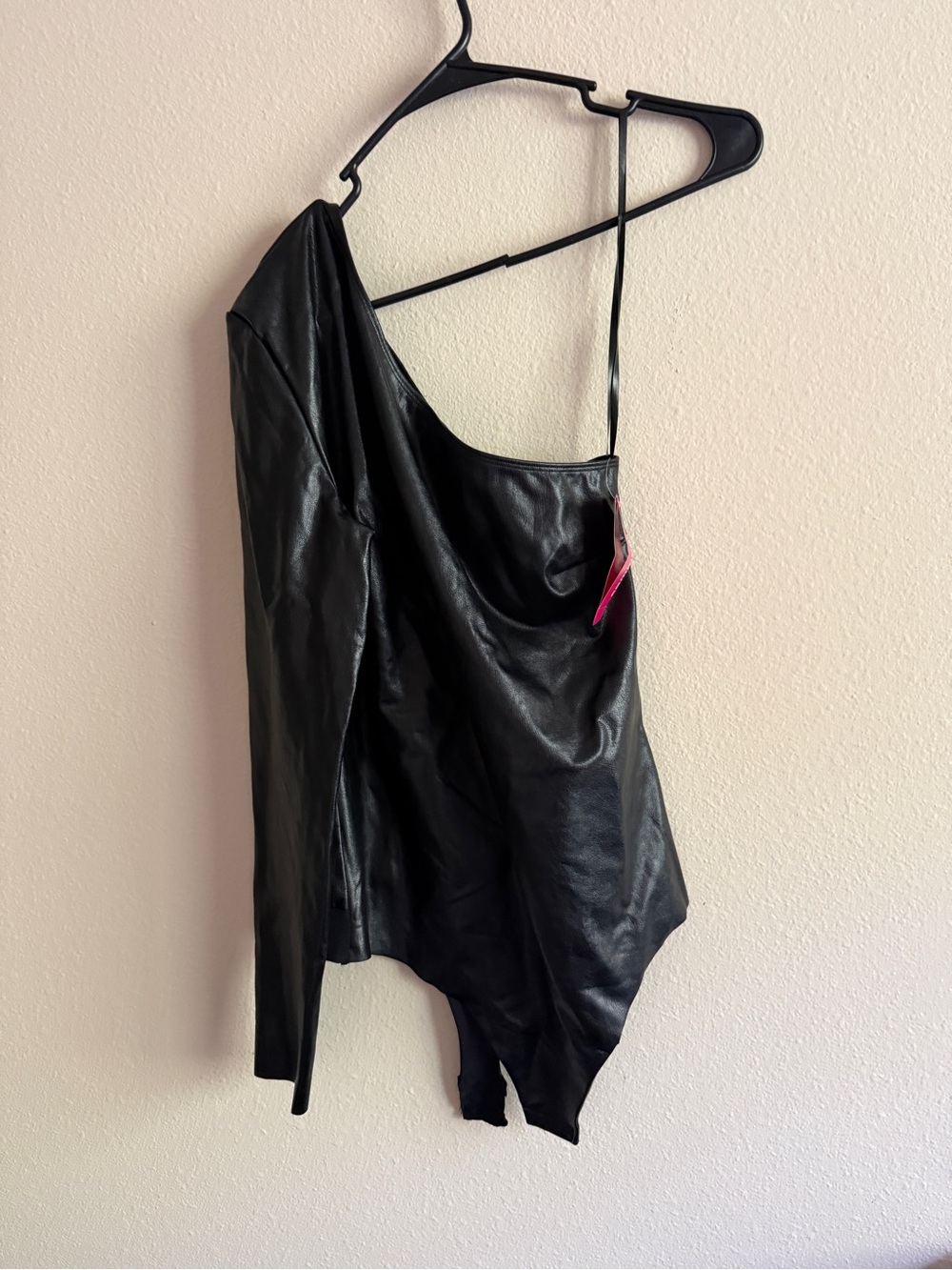 Commando Black Shoulder Bag with Pink Tag